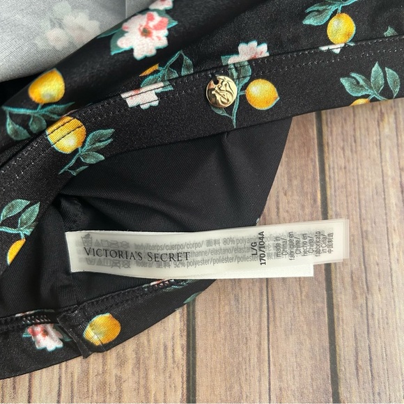 Victoria’s Secret Ruffled One Shoulder Lemon Bikini Top - Picture 6 of 8